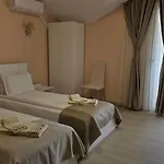 Aleksandar - Luxury Private Guest