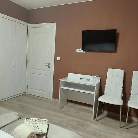 Aleksandar - Luxury Private Guest Goze Deltschew