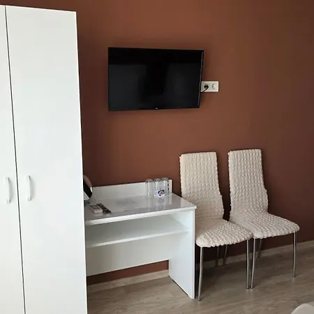 Aleksandar - Luxury Private Guest *