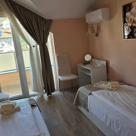 Aleksandar - Luxury Private Guest *